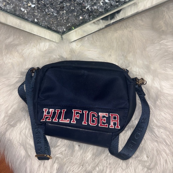 Tommy Hilfiger bag - Picture 4 of 8